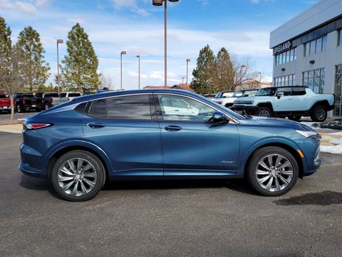 New 2026 Buick Envista Avenir image 2