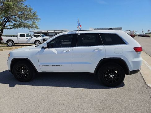 Used 2022 Jeep Grand Cherokee Laredo E image 3