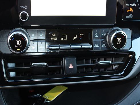 Used 2023 Toyota Highlander LE image 20