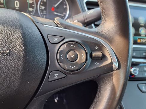 Used 2018 Buick LaCrosse Essence image 11