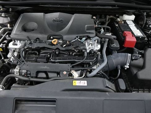 Used 2021 Toyota Camry XLE FWD image 26