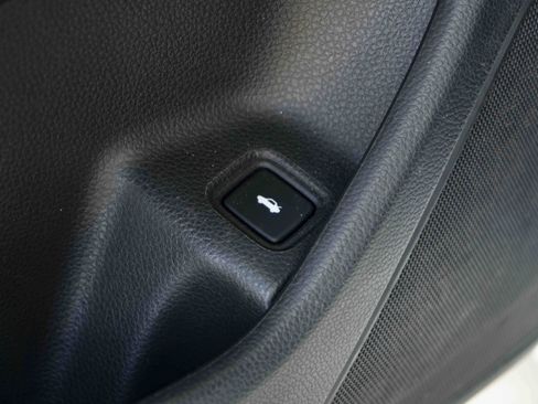 Used 2019 Honda Accord EX-L image 38
