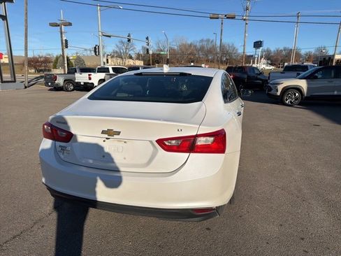 Used 2018 Chevrolet Malibu LT image 9
