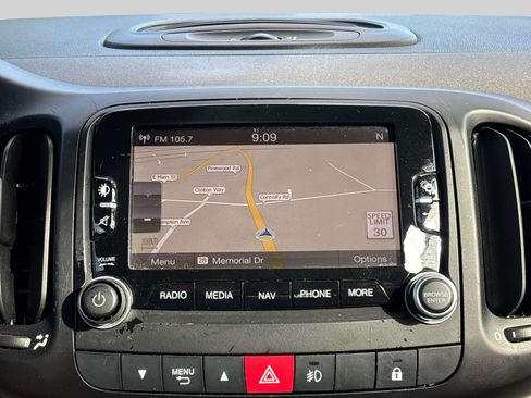 Used 2014 FIAT 500L Trekking w/ Popular Equipment Group FWD image 17