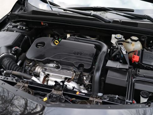 Used 2023 Chevrolet Malibu LT FWD image 29