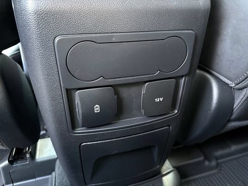 Used 2024 Ford Explorer XLT w/ Equipment Group 202A AWD/4WD image 22