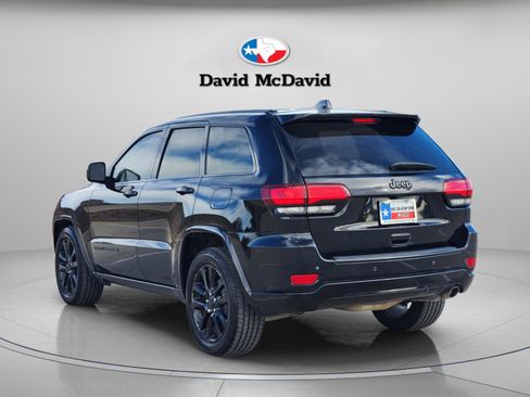 Used 2018 Jeep Grand Cherokee Altitude image 4