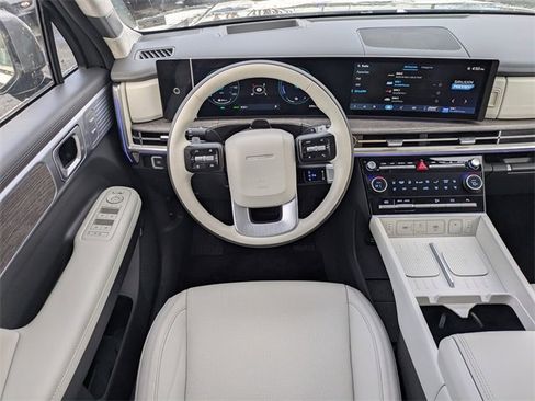 Used 2025 Hyundai Santa Fe Calligraphy image 15