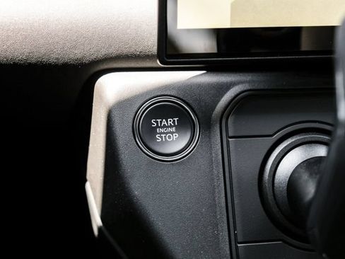 New 2026 Land Rover Defender 110 X-Dynamic SE AWD/4WD image 25