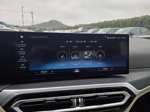 Used 2023 BMW 330i Sedan w/ Premium Package image 28