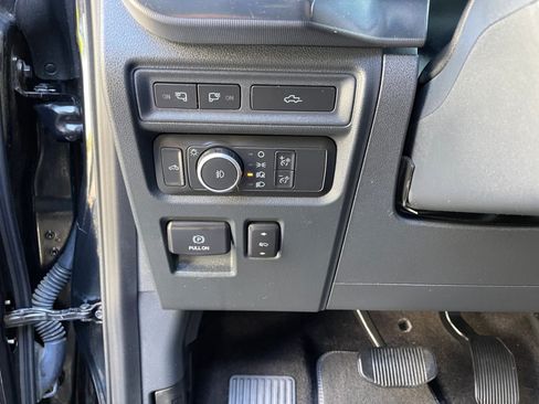 Used 2022 Ford F150 Platinum w/ Equipment Group 701A High AWD/4WD image 32