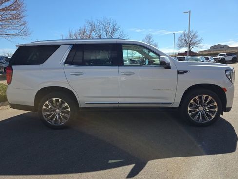 Used 2021 GMC Yukon Denali w/ Denali Premium Package image 7