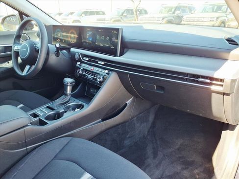 Certified 2025 Hyundai Sonata SE image 10