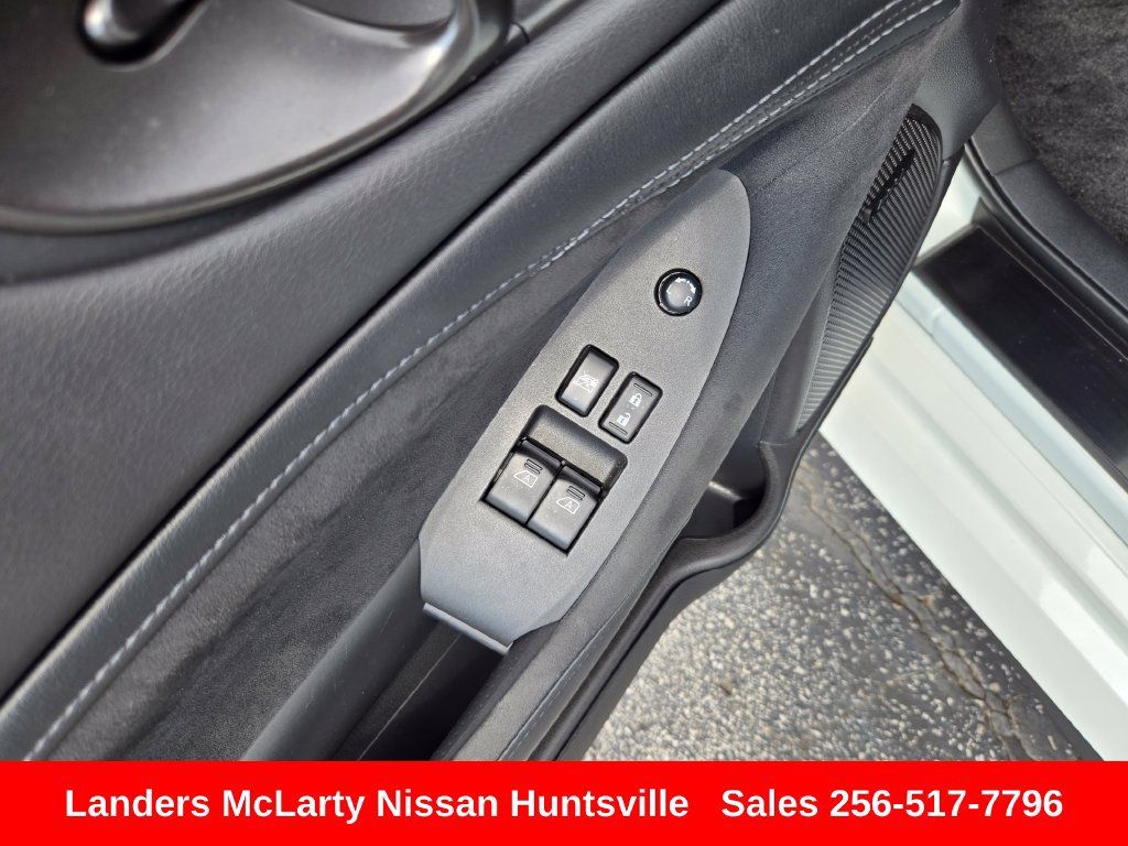 Used 2025 Nissan Z Performance w/ Floor Mat Package RWD image 22