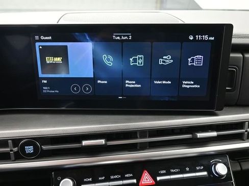 Used 2024 Hyundai Santa Fe SEL FWD image 3