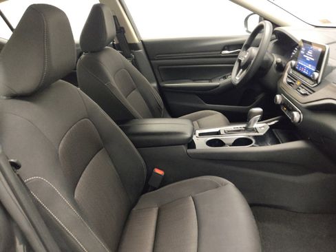 Used 2024 Nissan Altima 2.5 SV image 21