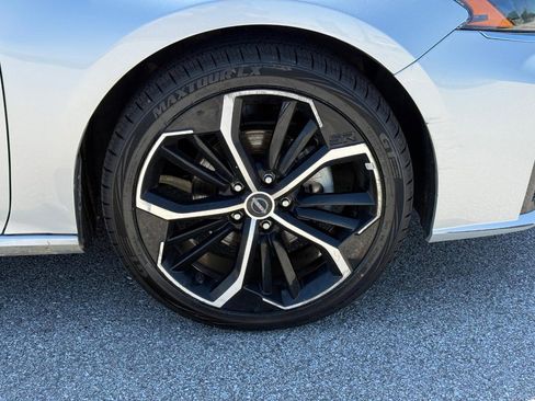 Used 2024 Nissan Altima 2.5 SR FWD image 7