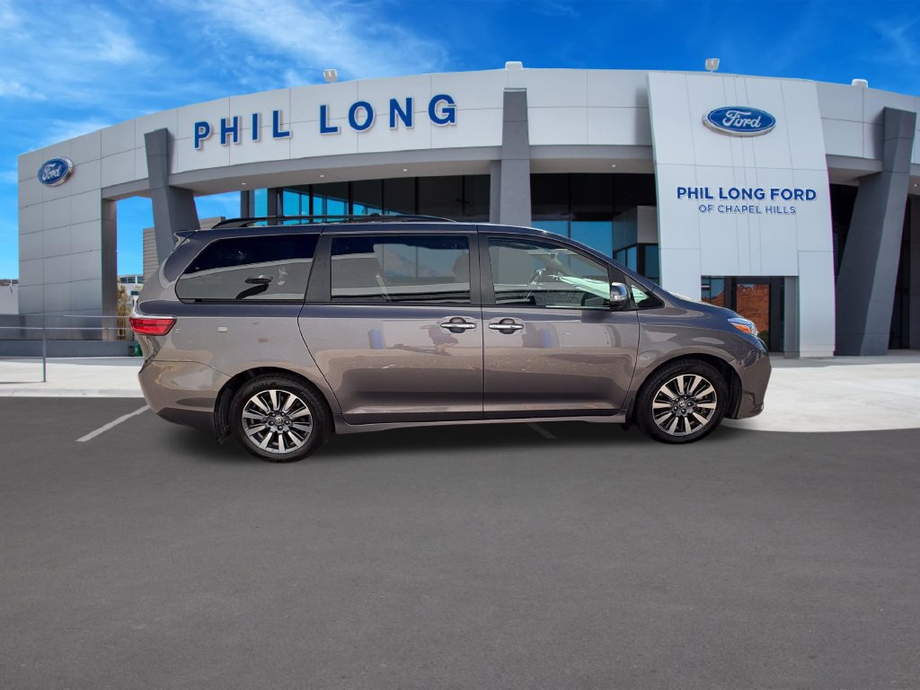 Used 2020 Toyota Sienna Limited Premium w/ Carpet Mat Package FWD image 7
