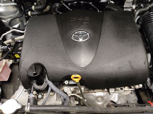 Used 2022 Toyota Highlander XLE FWD image 30