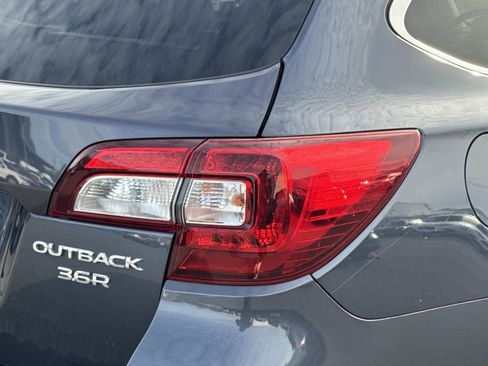 Used 2017 Subaru Outback 3.6R Limited image 31