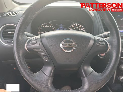 Used 2016 Nissan Pathfinder SL w/ SL Tech Package FWD image 16