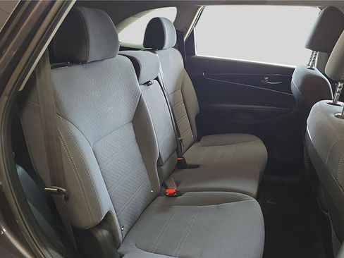 Used 2019 Kia Sorento FWD w/ LX Convenience Package image 17