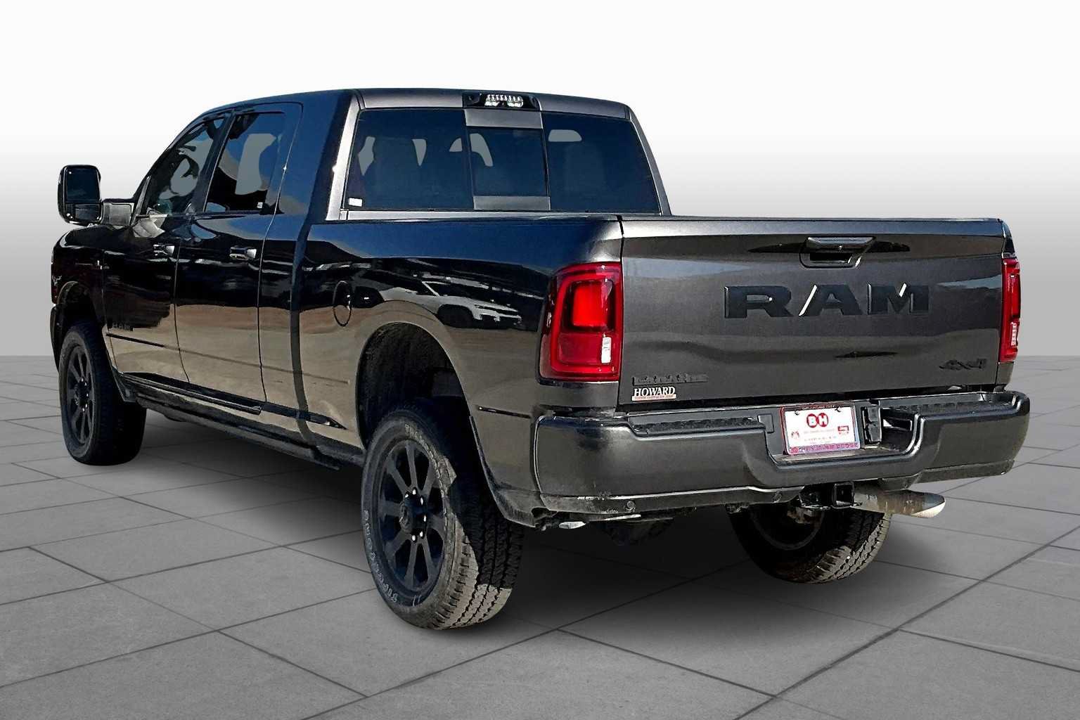 Used 2025 RAM 2500 Laramie AWD/4WD image 13