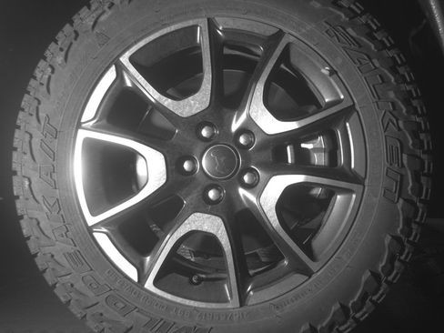 Used 2025 Jeep Compass Trailhawk AWD/4WD image 13