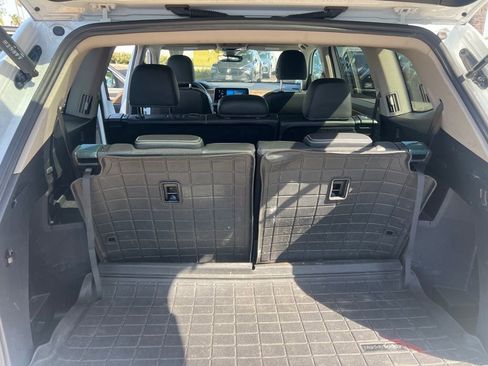 Used 2024 Volkswagen Atlas SE AWD/4WD image 34