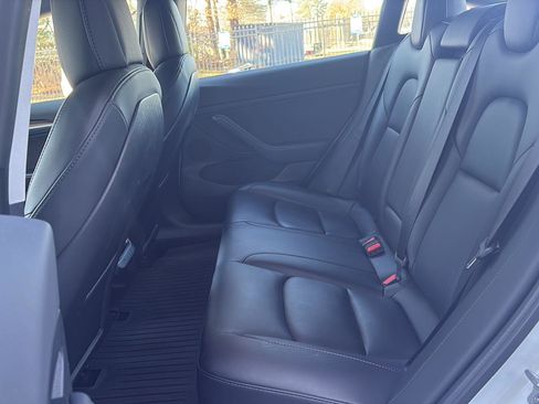 Used 2021 Tesla Model 3 Standard Range Plus image 16