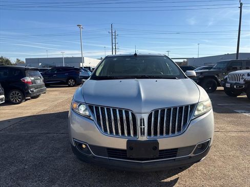 Used 2012 Lincoln MKX FWD image 8