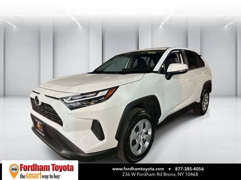 Used 2025 Toyota RAV4 LE AWD/4WD image 6