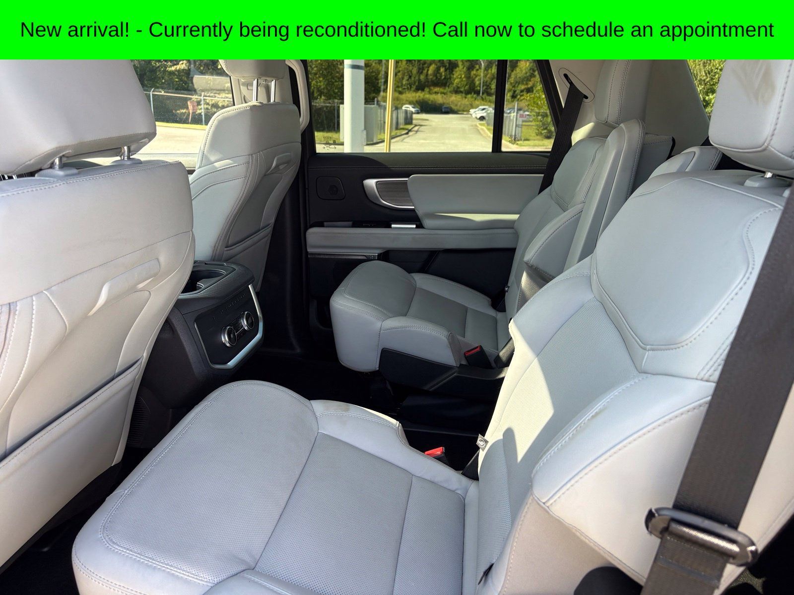 Used 2025 Ford Expedition Platinum w/ Driver's Package AWD/4WD image 12