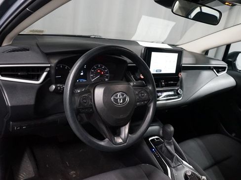 Used 2025 Toyota Corolla LE FWD image 7