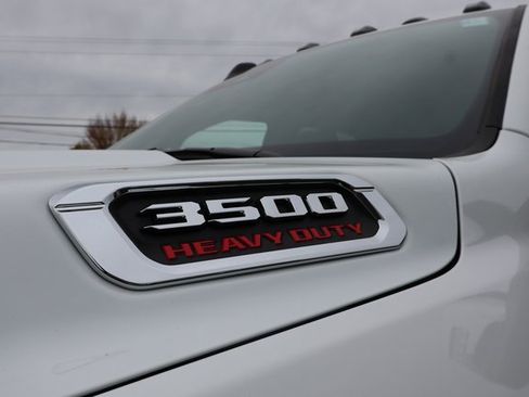 Used 2025 RAM 3500 Limited w/ Max Tow Package image 9