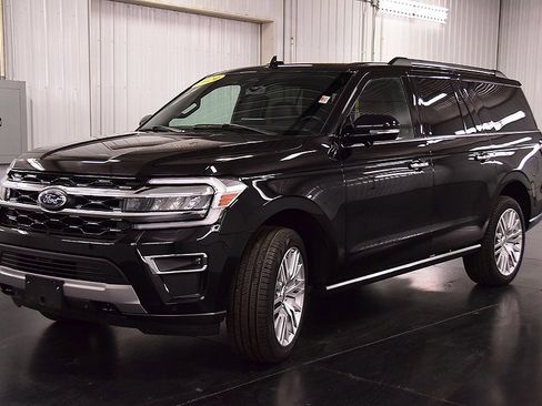 Used 2024 Ford Expedition Max Limited image 3