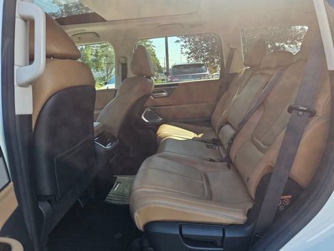 Used 2025 INFINITI QX80 Sensory AWD/4WD image 18