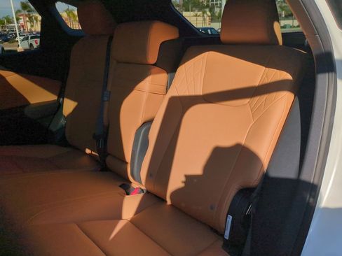 Certified 2023 Lexus RX 350h image 26