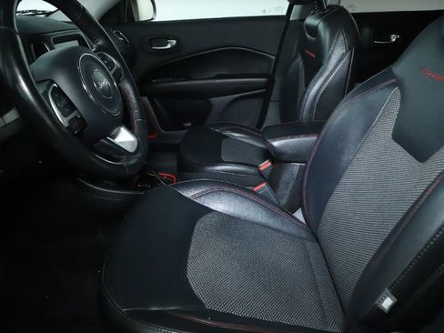 Used 2018 Jeep Compass Trailhawk w/ Cold Weather Group image 18