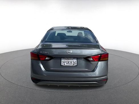 Used 2025 Nissan Altima 2.5 SV image 12