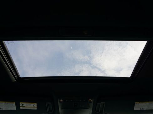 Used 2024 INFINITI QX80 Sensory image 16