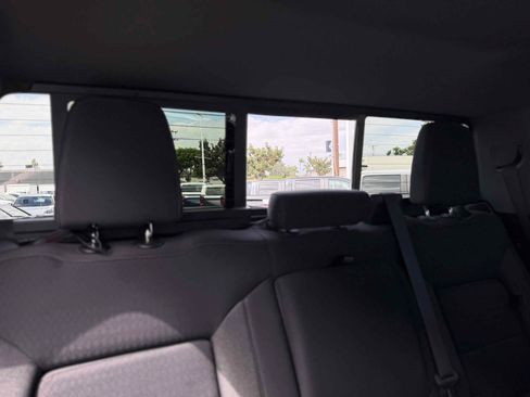 Used 2022 GMC Sierra 2500 SLE w/ Preferred Package AWD/4WD image 15