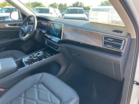 New 2026 Volkswagen Atlas SE FWD image 44
