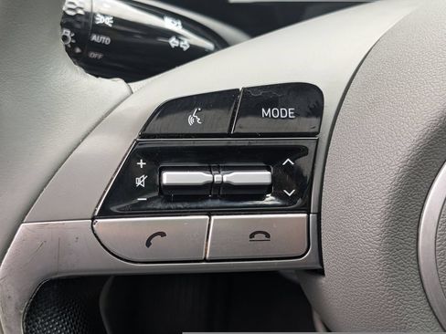 Used 2021 Hyundai Elantra SEL w/ Convenience + Premium Package FWD image 11