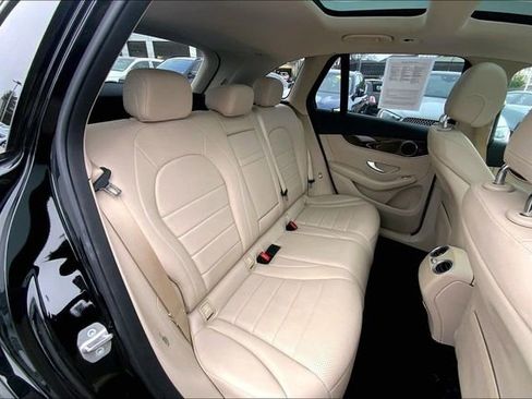 Used 2018 Mercedes-Benz GLC 300 4MATIC image 16