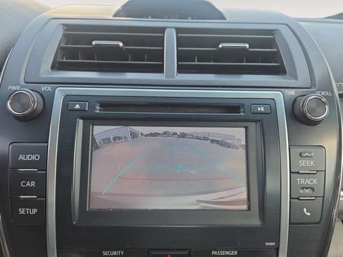 Used 2014 Toyota Camry SE FWD image 22