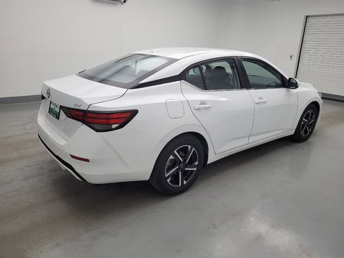 Used 2024 Nissan Sentra SV FWD image 10