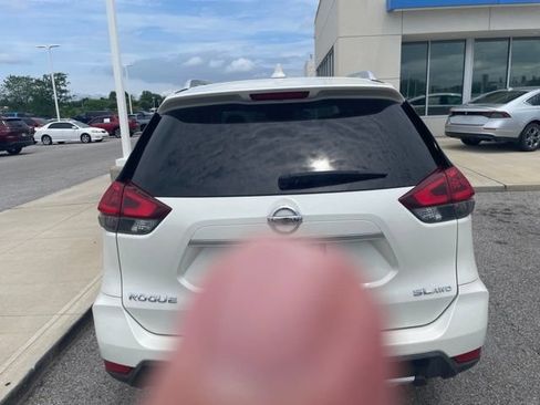 Used 2018 Nissan Rogue SL w/ Premium Package AWD/4WD image 10