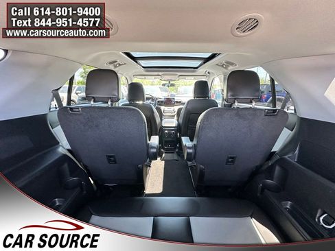 Used 2024 Ford Explorer XLT w/ Equipment Group 202A AWD/4WD image 24