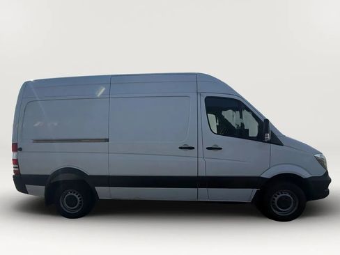 Used 2017 Mercedes-Benz Sprinter 2500 image 7